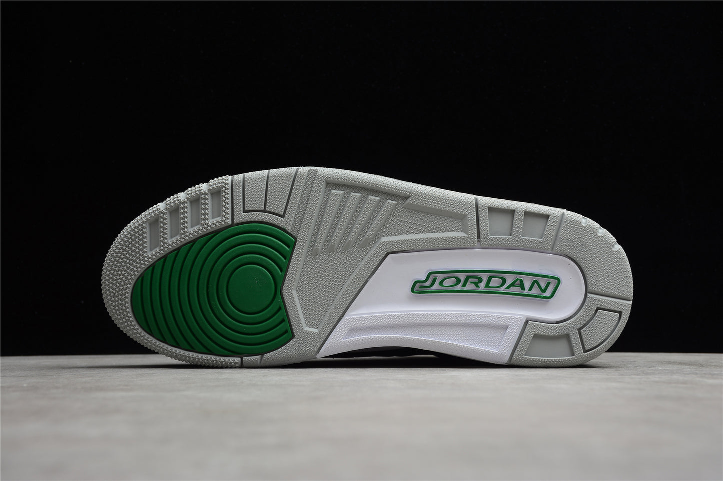 Air Jordan Retro CT8532-030