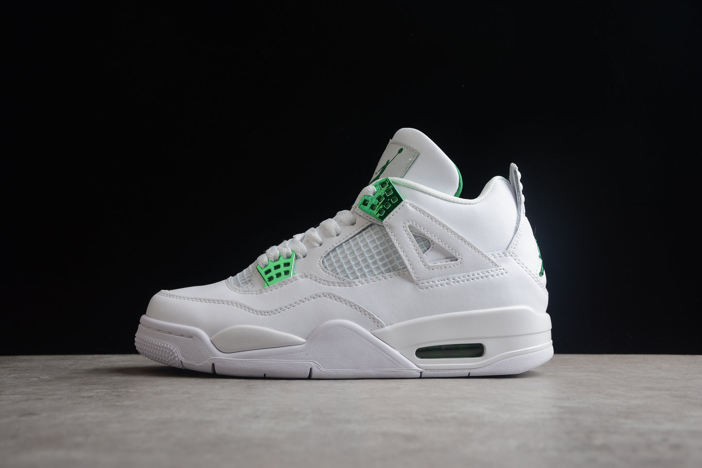 Air Jordan 4 Retro CT8527-113