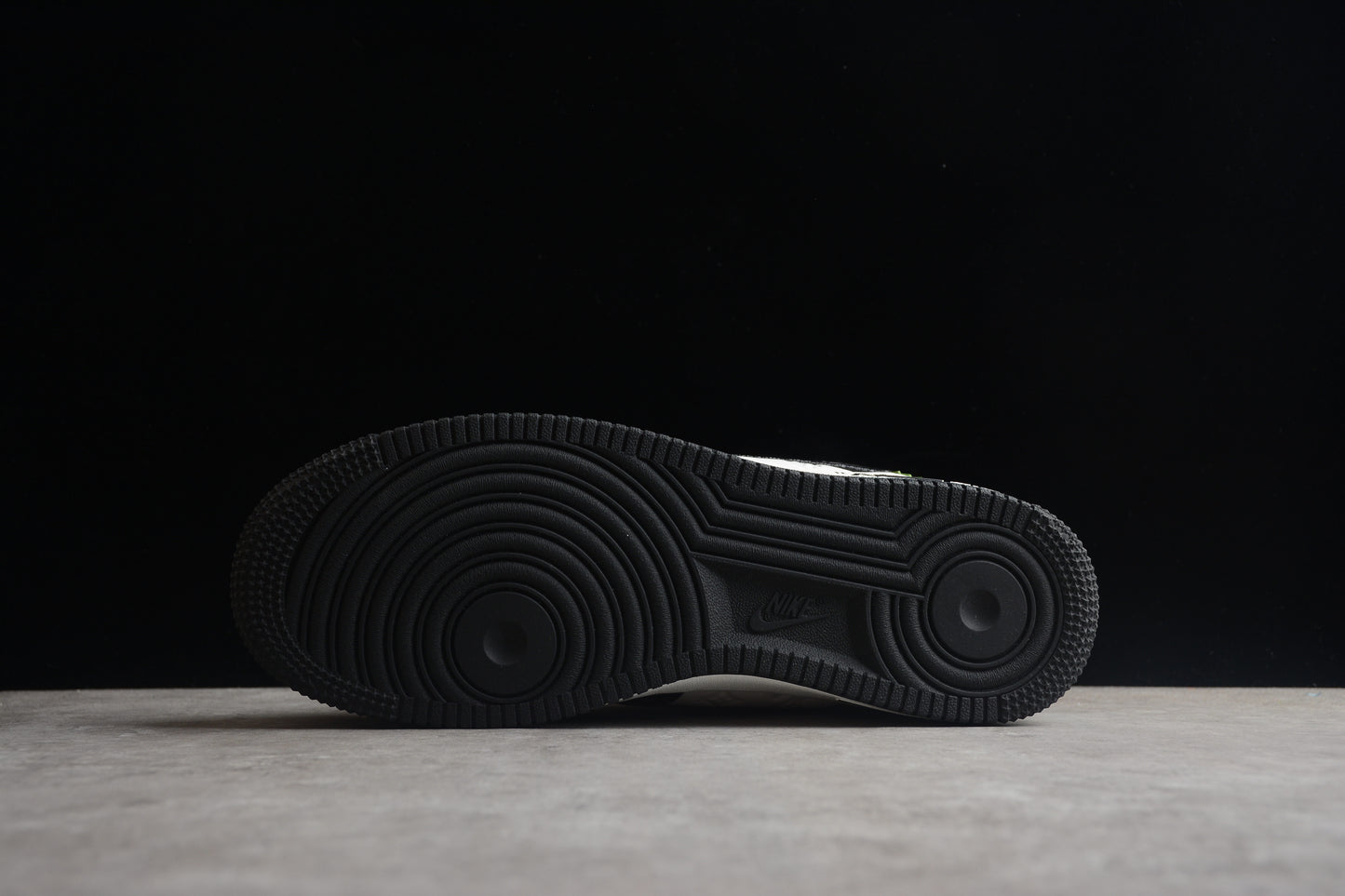 Louis Vuitton x Nike Air Force 1'07 LV8 Low Negra