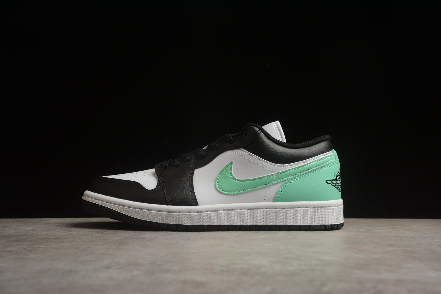 Nike Air Jordan 1 Low 55355-131