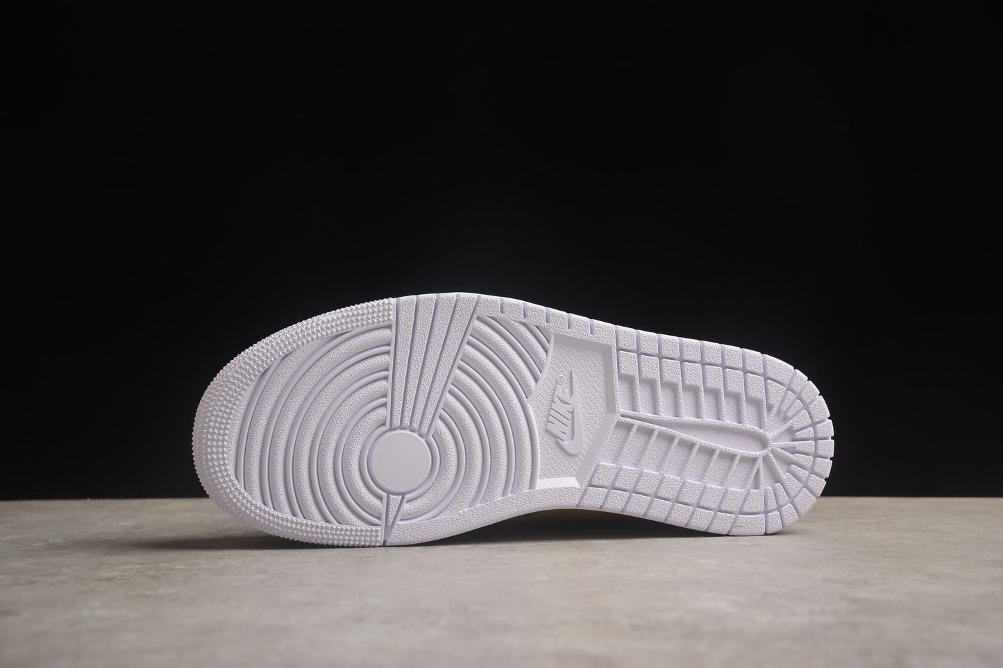 Nike Air Jordan 1 Low DC0774-501