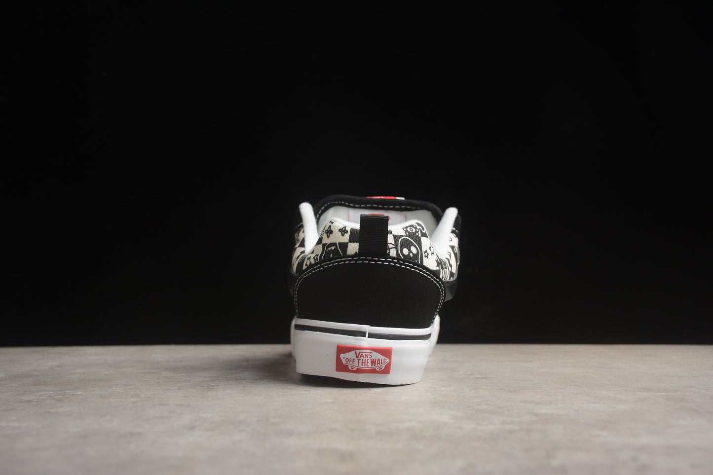 Vans Classics Knu Skool Negra Blanca