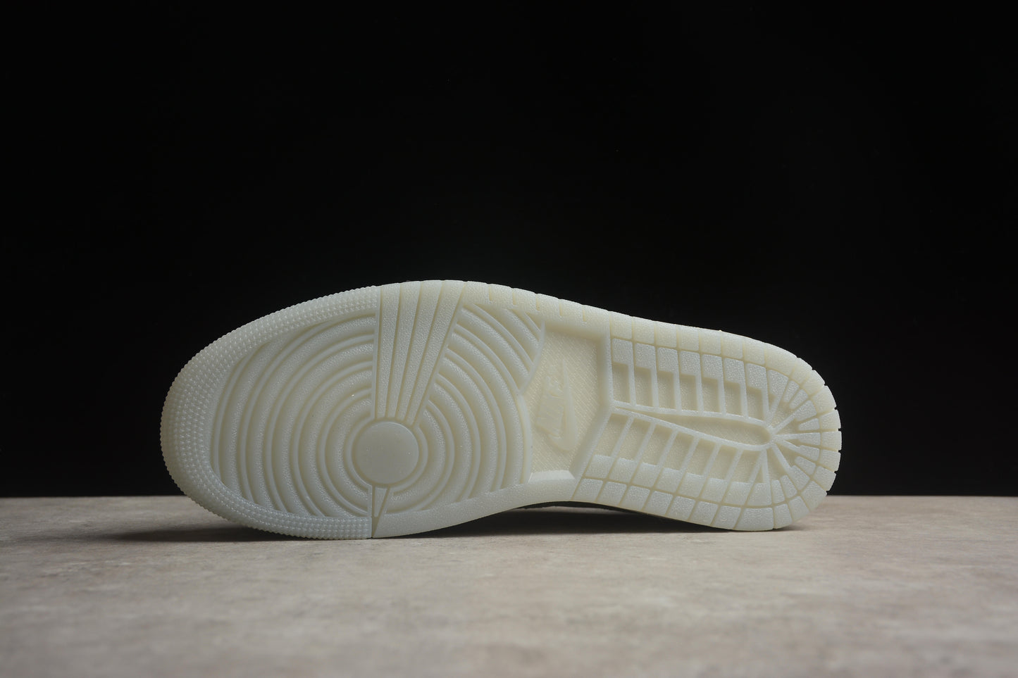 Nike Air Jordan 1 Low FQ6593