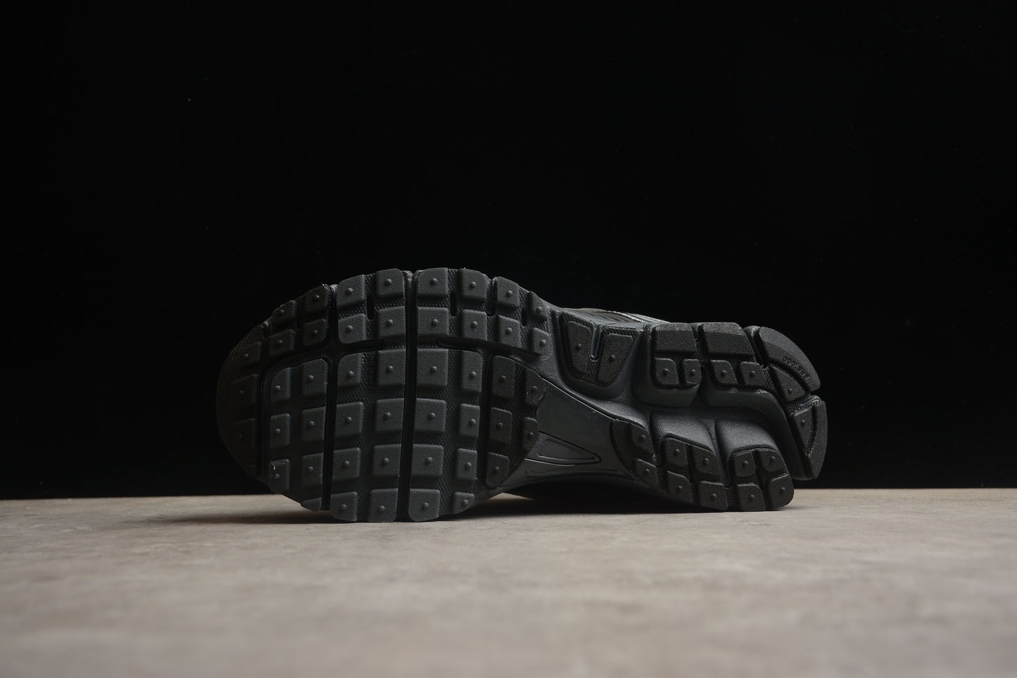 NIKE Zoom Vomero 5 BV1358-002