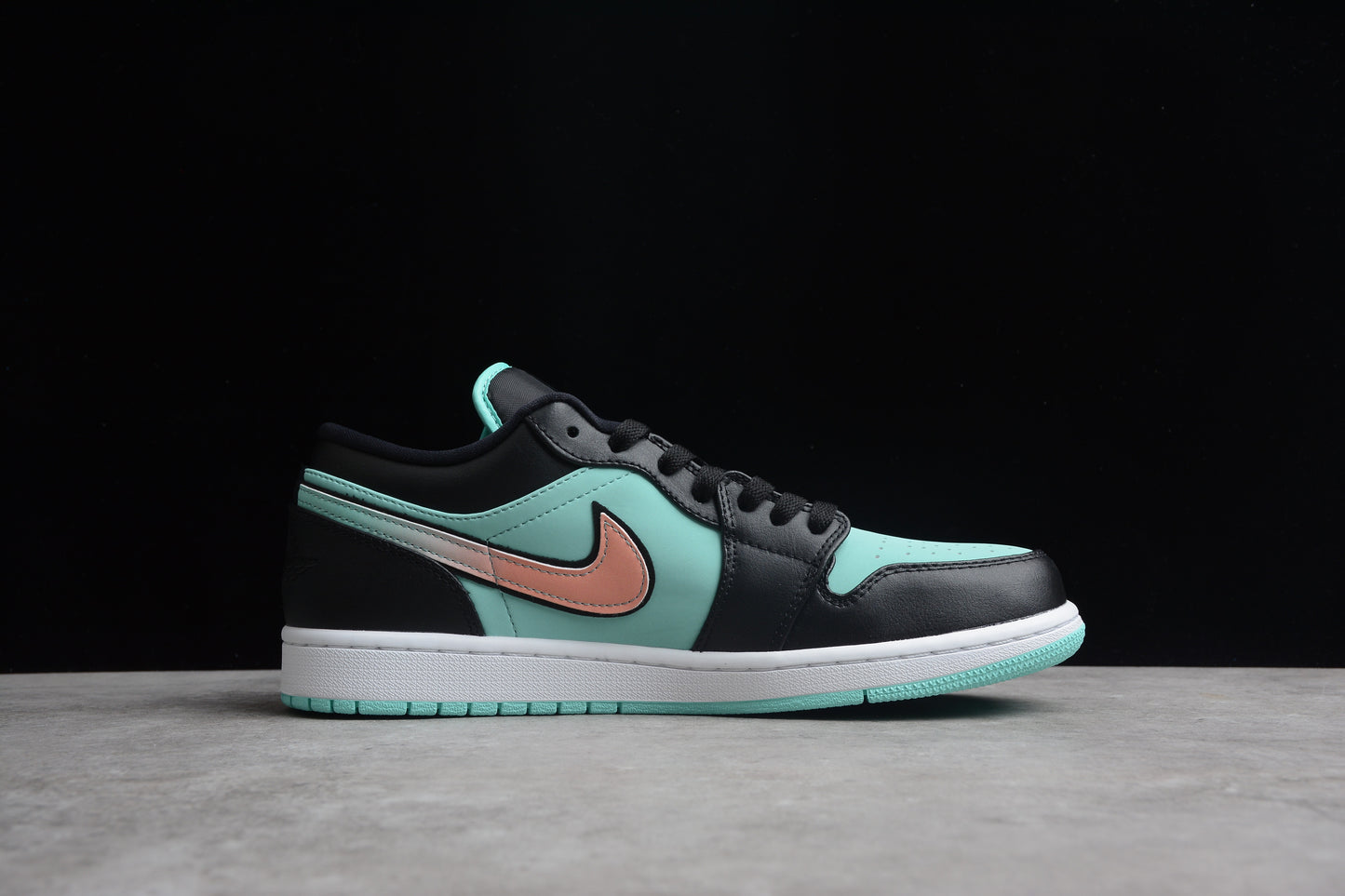 Nike Air Jordan 1 Low CK3022-301