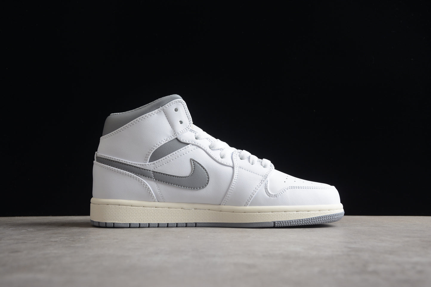 Nike Air Jordan 1 Low 554724-135