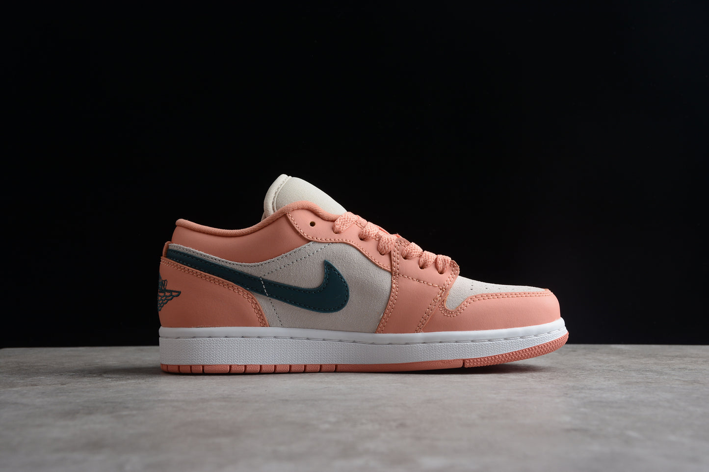 Nike Air Jordan 1 Low DC0774-800