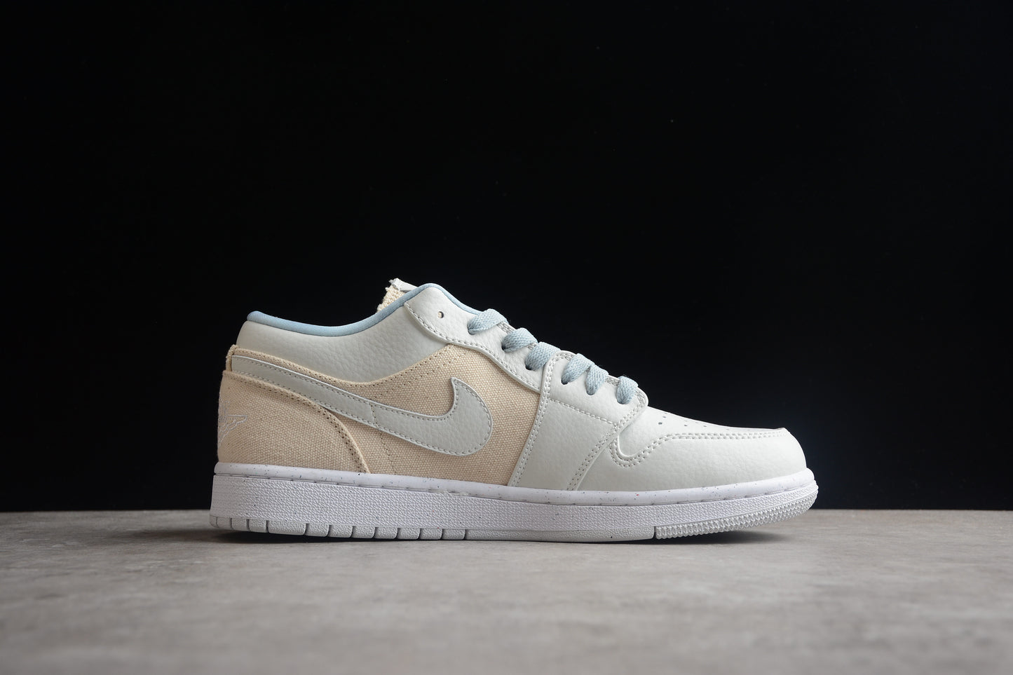 Nike Air Jordan 1 Low DQ4151-500