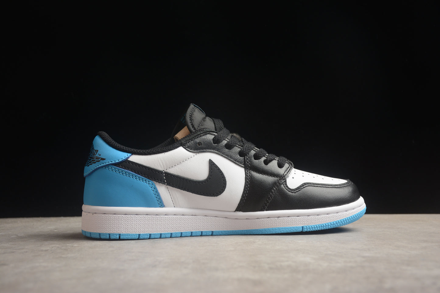 Nike Air Jordan 1 Low CZ0790-104