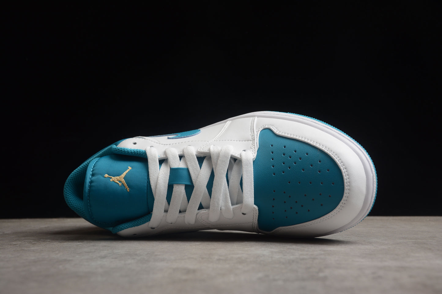 Nike Air Jordan 1 Low Celeste - blanco