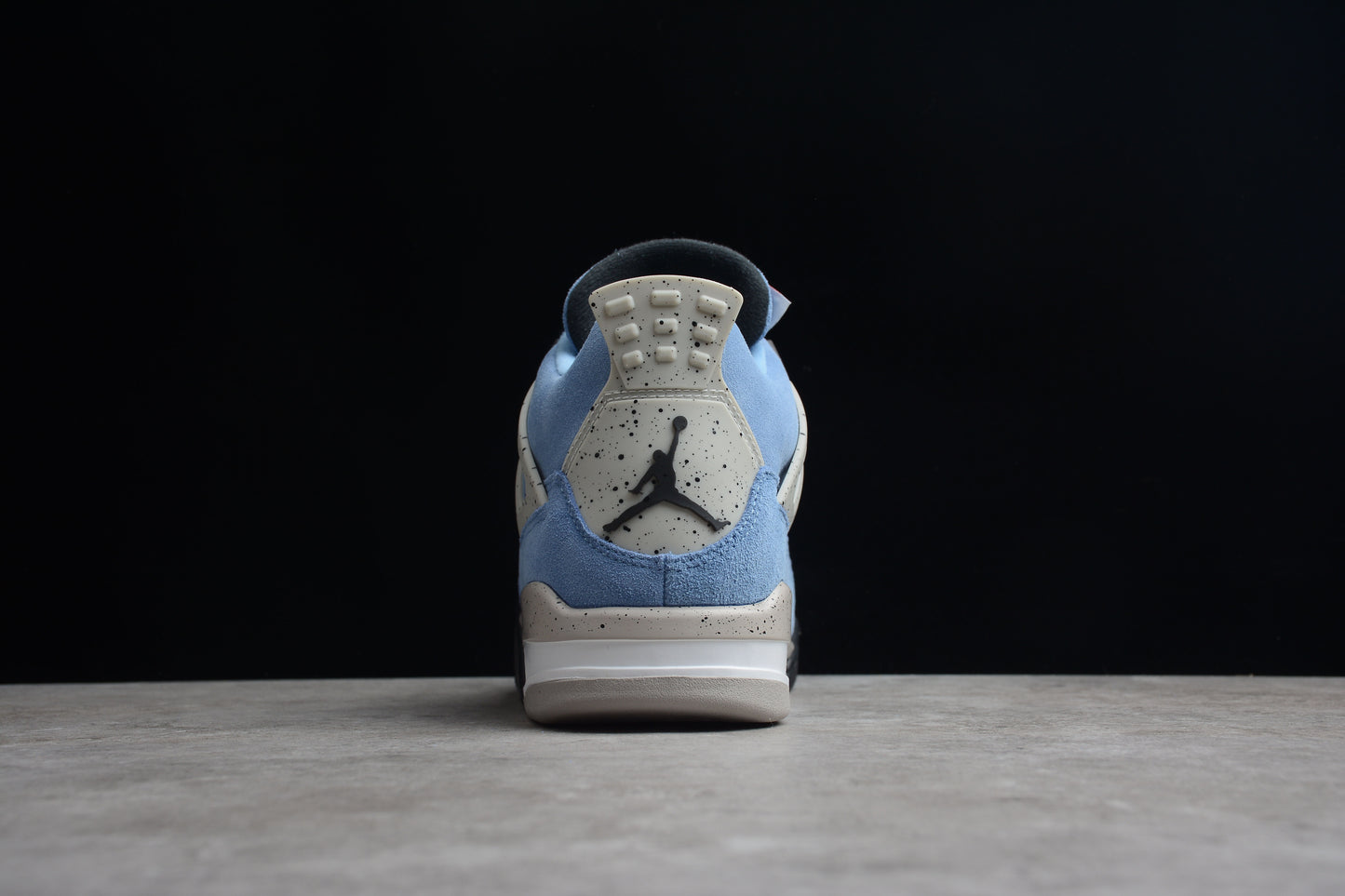 Air Jordan 4 Retro CT8527-400